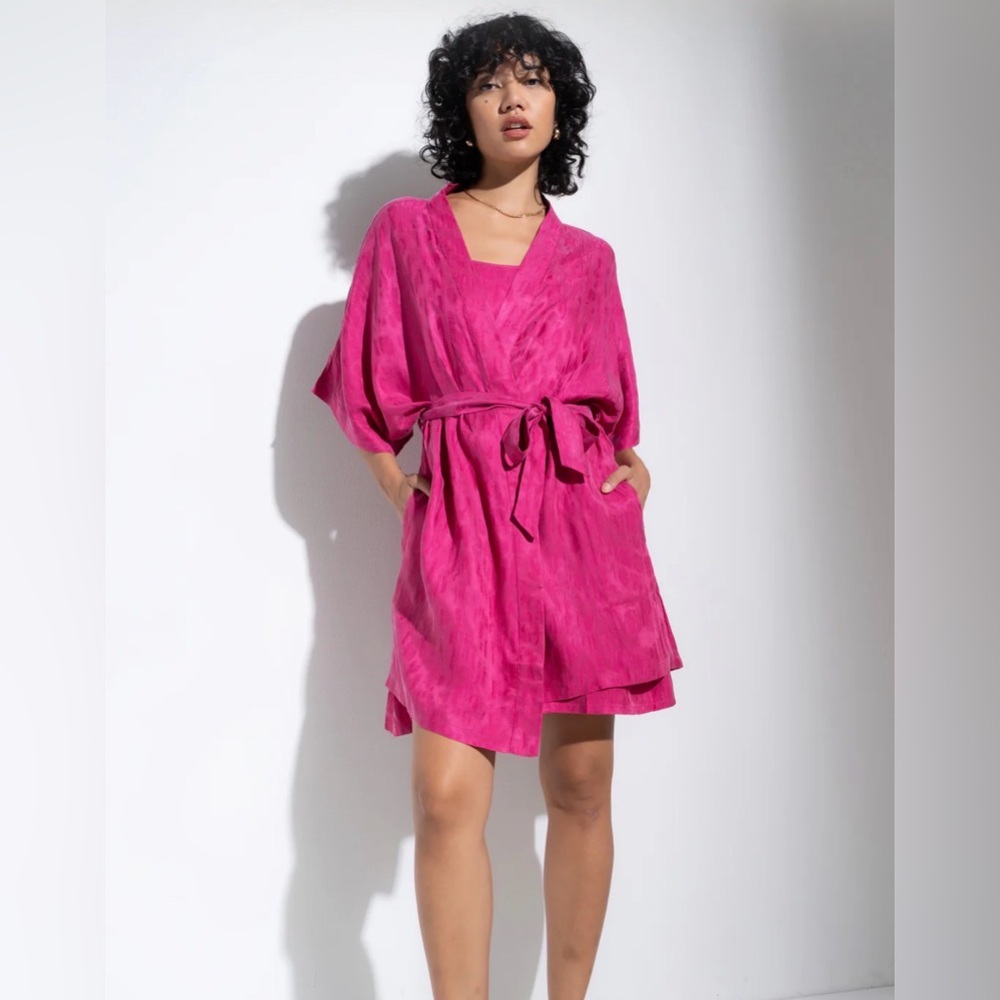 NWT Be Idle Signature Short Robe - size 2x/3x